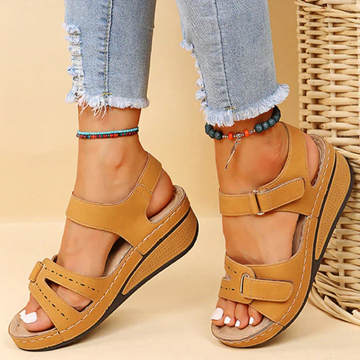 Calyna | Sandals