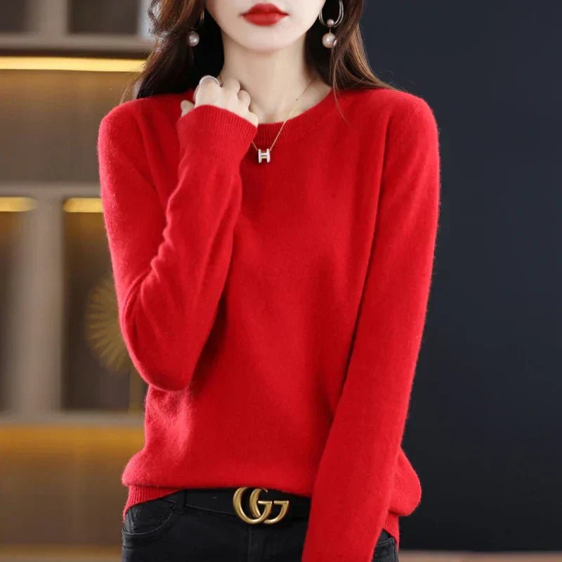 Marielle classic crew neck sweater in green, front view