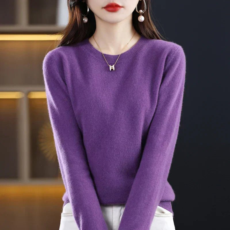 Marielle classic crew neck sweater in green, front view