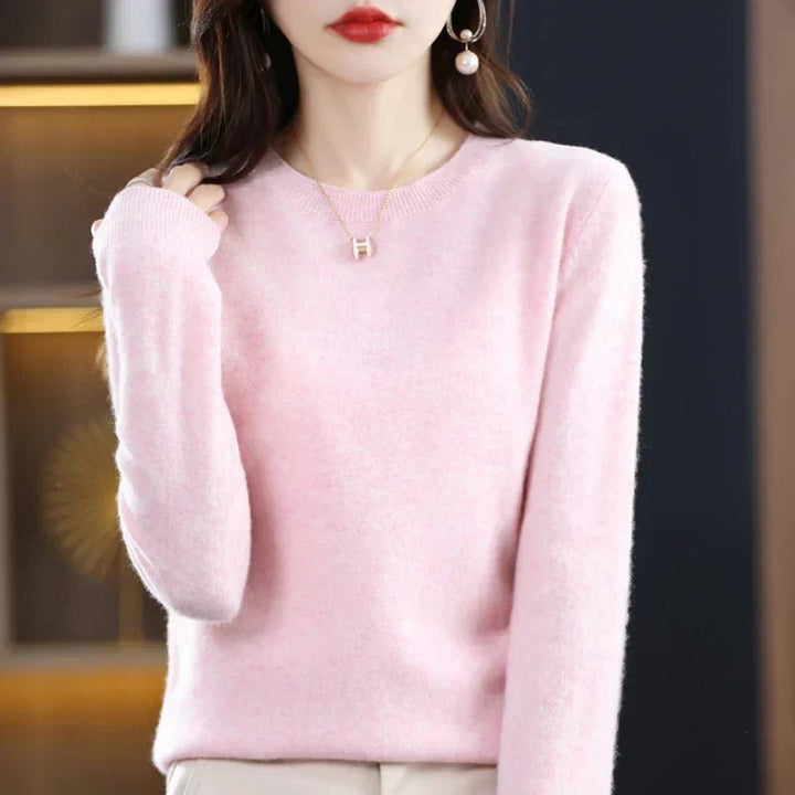 Marielle classic crew neck sweater in green, front view