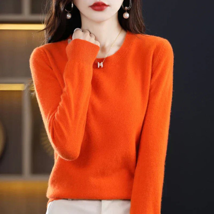 Marielle classic crew neck sweater in green, front view