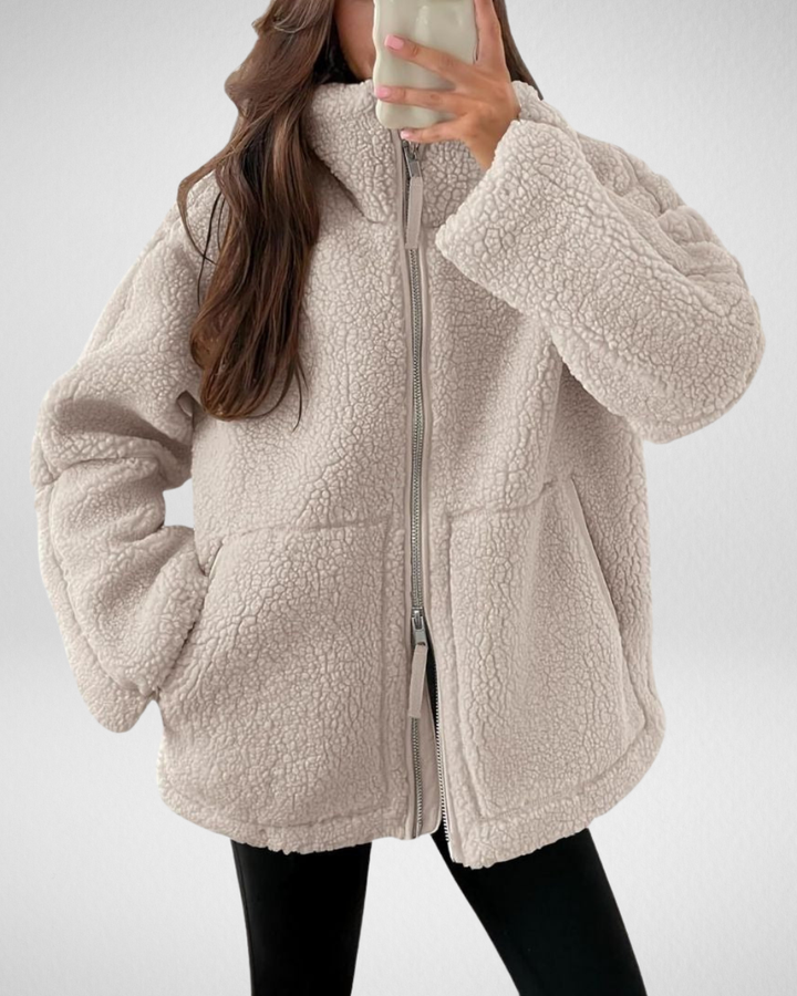 Odalys oversized sherpa jacket in cream, close-up of collar and zipper